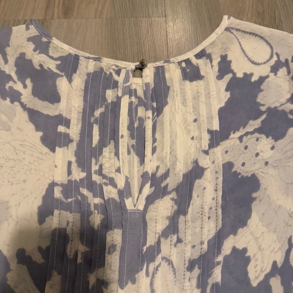 Banana Republic Ruffle Front Blouse - Picture 3 of 4